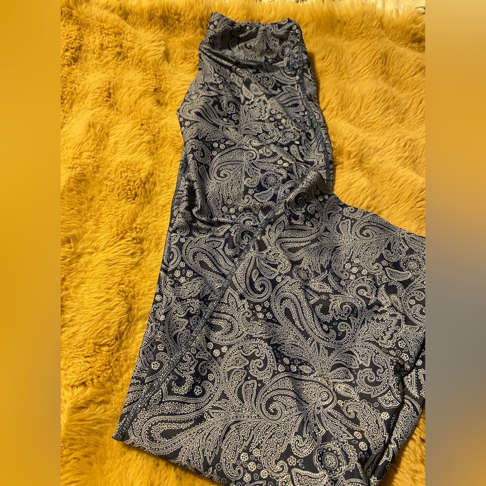 Prismsport Yoga Flare Leggings Primitive Print Navy White Size Medium